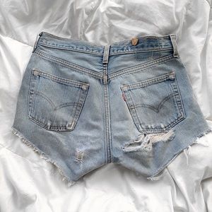 Levi Cut Off Shorts